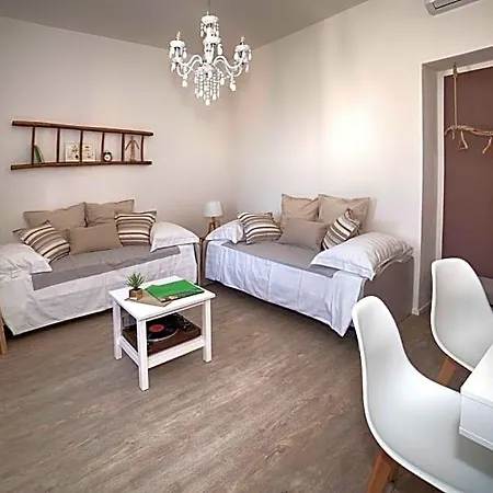 Oda ve Kahvaltı Amarti 4*